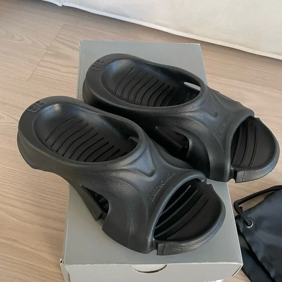 NWT Authentic Balenciaga Black Rubber mold Sandals slides - Picture 2 of 6